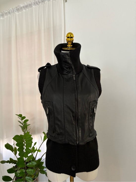 BCBGMaxAzria Jackets & Blazers - BCBGMaxAzria Black Leather & Knit Hybrid Vest